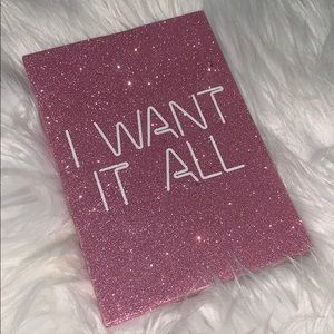 Kylie Jenner — I WANT IT ALL Eyeshadow Palette